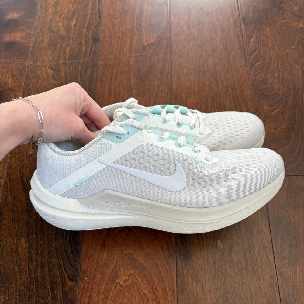 Nike Women's Air Winflo 10 Running Shoe Phantom/White Pale ivory